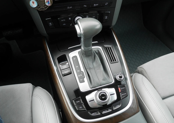 Audi Q5 cena 99000 przebieg: 144000, rok produkcji 2016 z Przedbórz małe 352